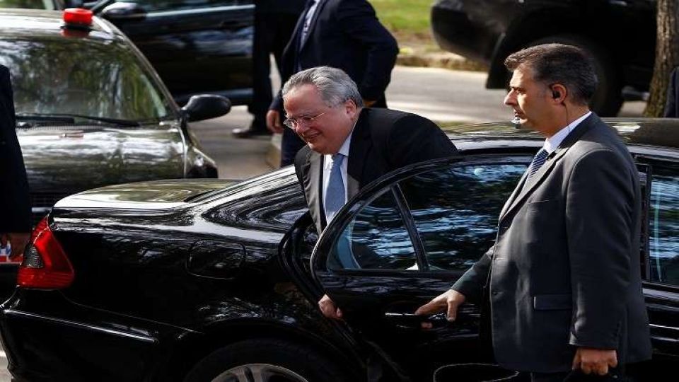 لقاء يوناني تركي بعد توتر