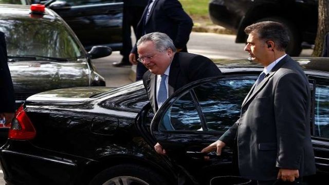 لقاء يوناني تركي بعد توتر