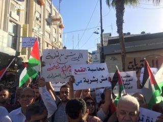 الحراك يعود بالألاف لشوارع رام الله