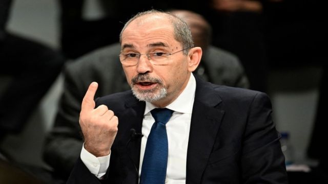 الأردن الرسمي يعلن استعداده إسقاط أيّ &laquo;هدف&raquo; يعبر أجواءه لضرب &laquo;إسرائيل&raquo;