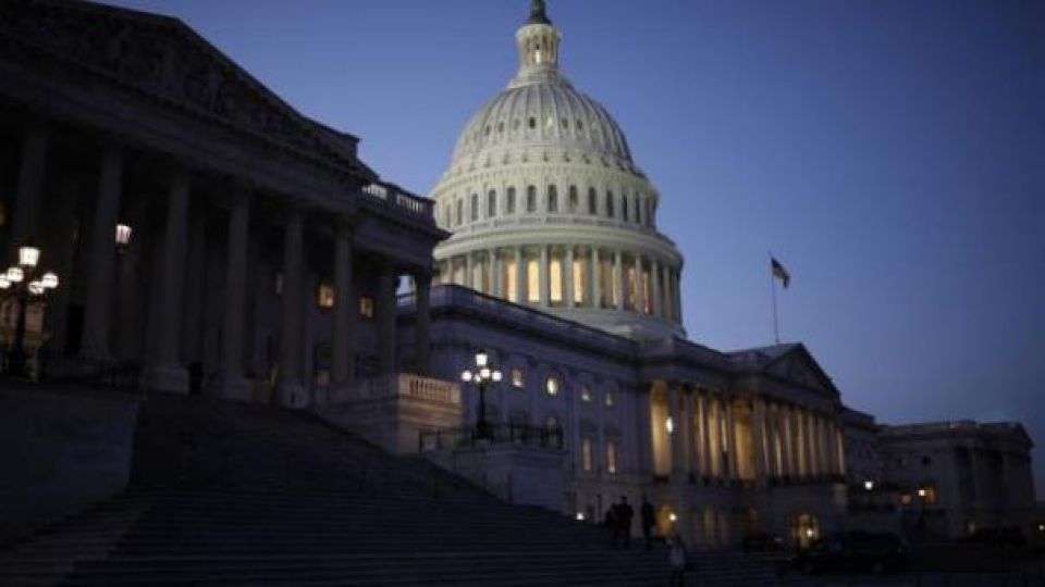 &laquo;من سيرمي قص البستون في واشنطن قبل تشرين الثاني؟&raquo;