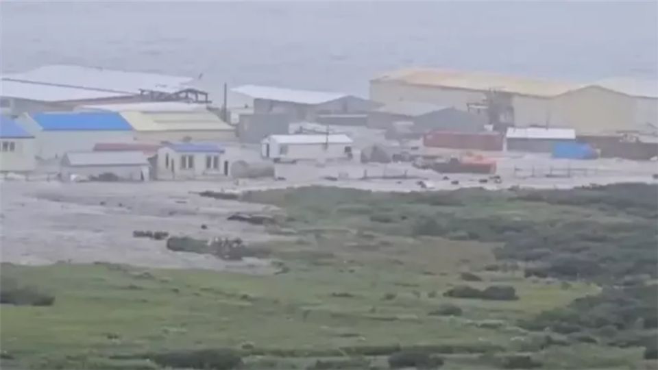 زلزال بقوة 8.8 يضرب شبه جزيرة كامتشاتكا الروسية