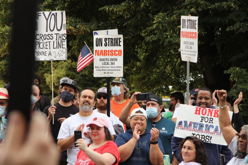 إضراب العمال ينتصر في أكبر شركة مخابر بالعالم