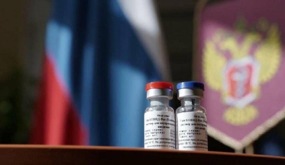 موسكو تؤكّد رسمياً: لم تحدث أية وفيّات إثر التطعيم باللقاح الروسي المضاد لكورونا