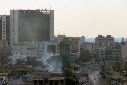 تفجيرات في طبرق وبنغازي وغارات على درنة