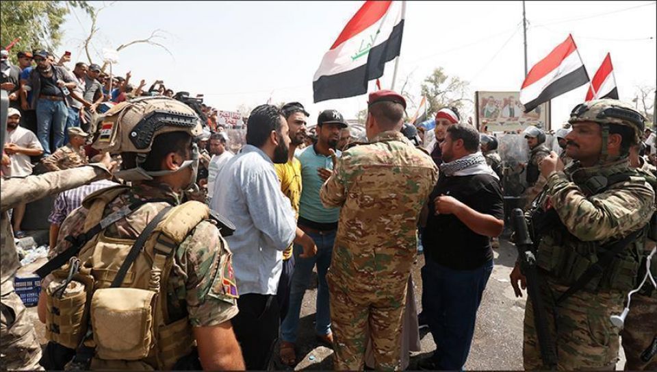 البصرة: احتجاجات وإغلاق طرق