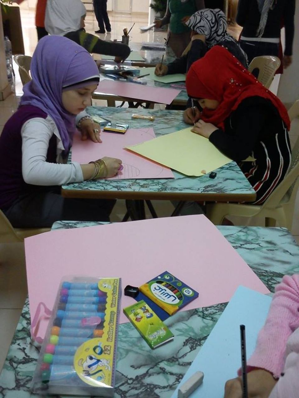 «شغل وفن» أطفال النازحين في ضاحية قدسيا