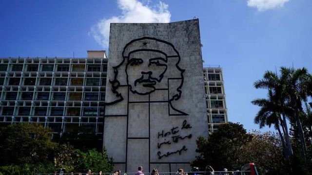 كوبا تحتفل بغيفارا