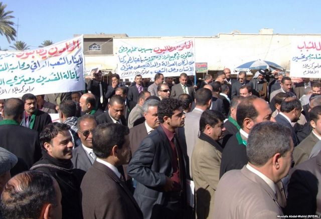 الفساد وفق وصفة «الديمقراطية» الأمريكية