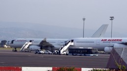 فرنسا ترسل وحدة عسكرية لتأمين موقع تحطم طائرة الركاب الجزائرية في مالي