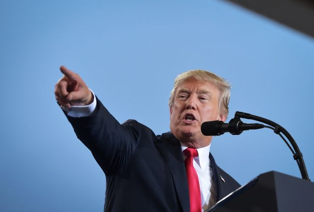 ترامب: وسائل الإعلام الكاذبة يمكن أن تثير حرباً