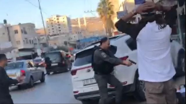 الشهيد مفلح كان جريحاً وأعزل عندما قتله الشرطيّ المحتل