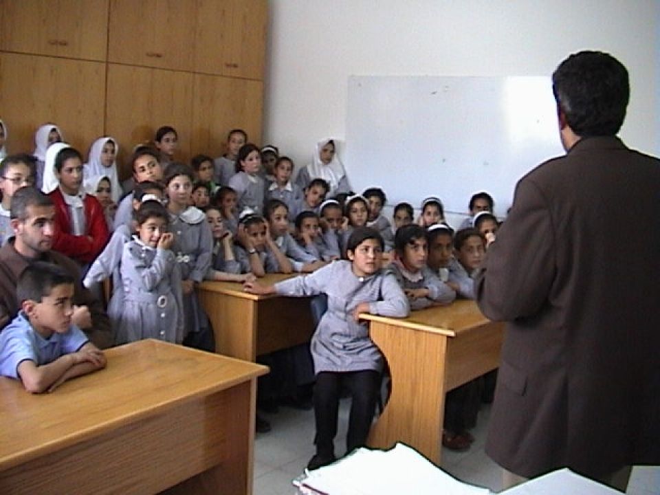من الذاكرة : لغتنا جميلة