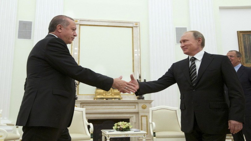 بوتين وأردوغان يتبادلان الآراء حول الوضع بسوريا في ضوء نتائج لقاء فيينا