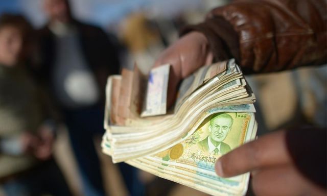 أنقذوا الليرة من (الفنيين)!