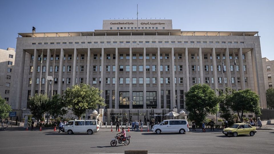 قرار مصرف سورية المركزي بشأن الهدايا بادرة إيجابية غير كافية