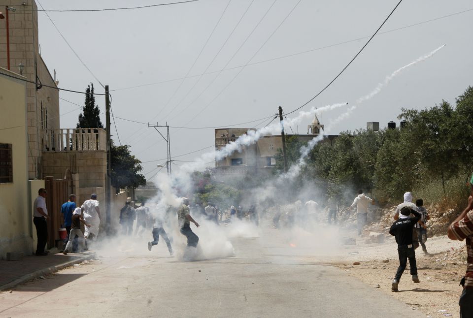 عشرات الإصابات في اعتداء الاحتلال على اعتصام لطلّاب جامعة القدس في أبو ديس