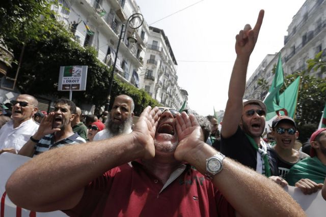 الحراك الجزائري مستمر