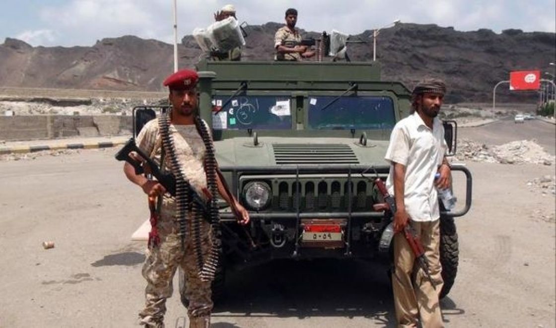 الجيش اليمني يسيطر على مطار عدن
