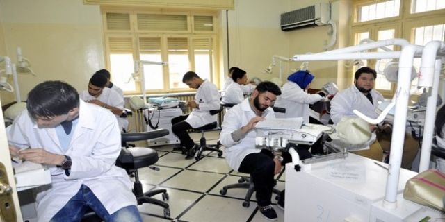 معاناة المواد العملية في الجامعات