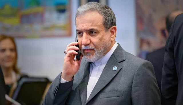 عراقجي: من الضروري ترك باب الدبلوماسية مفتوحا ولكن يجب أن نرد على الهجمات وسنرد