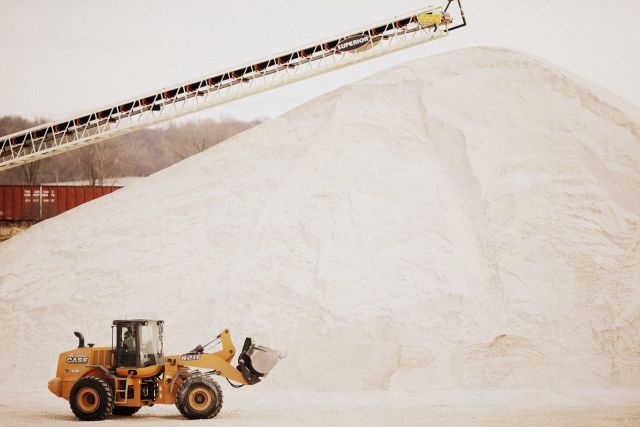 ماذا نعرف عن &laquo;مافيا الرمال&raquo;؟