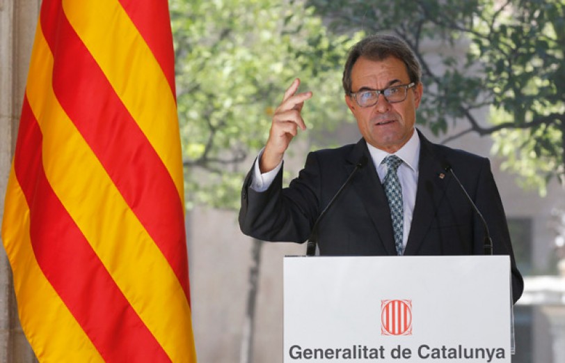 إسبانيا... رئيس قطالونيا يدعو للتصويت على الاستقلال