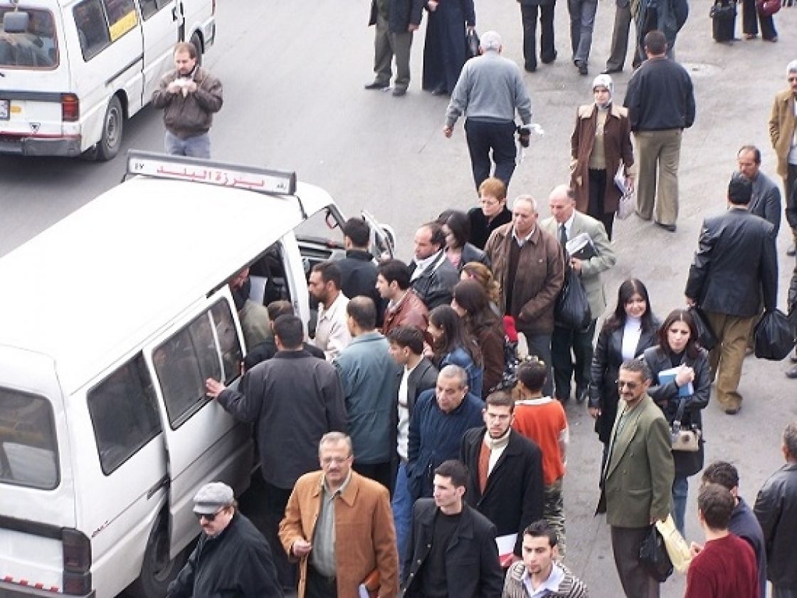 الاستمرار في إرهاق السوريين الحكومة ترفع أجور النقل