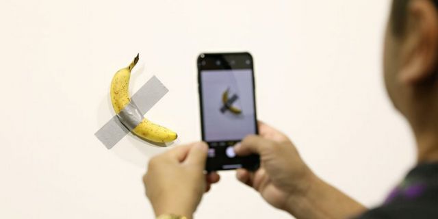 الموز واغتراب الفن والإنسان