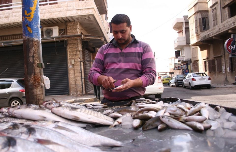 المنهوبون يضربون عن العمل