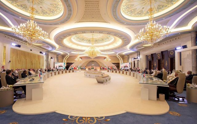 البيان الختامي للقمة العربية: يجب مساعدة سورية على تجاوز أزمتها