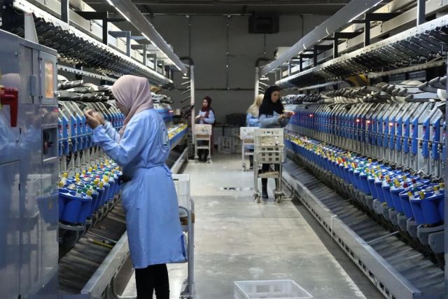 القطاع الصناعي يستغيث... معامل النسيج تُغلق أبوابها