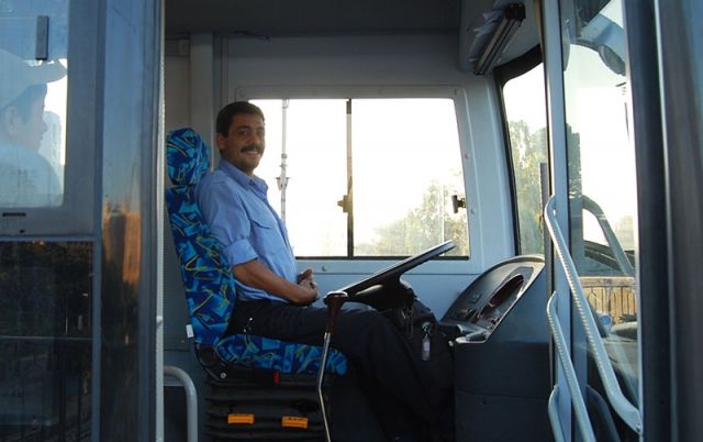 دعوات لتحويل العمال الموسميين إلى عقود سنوية