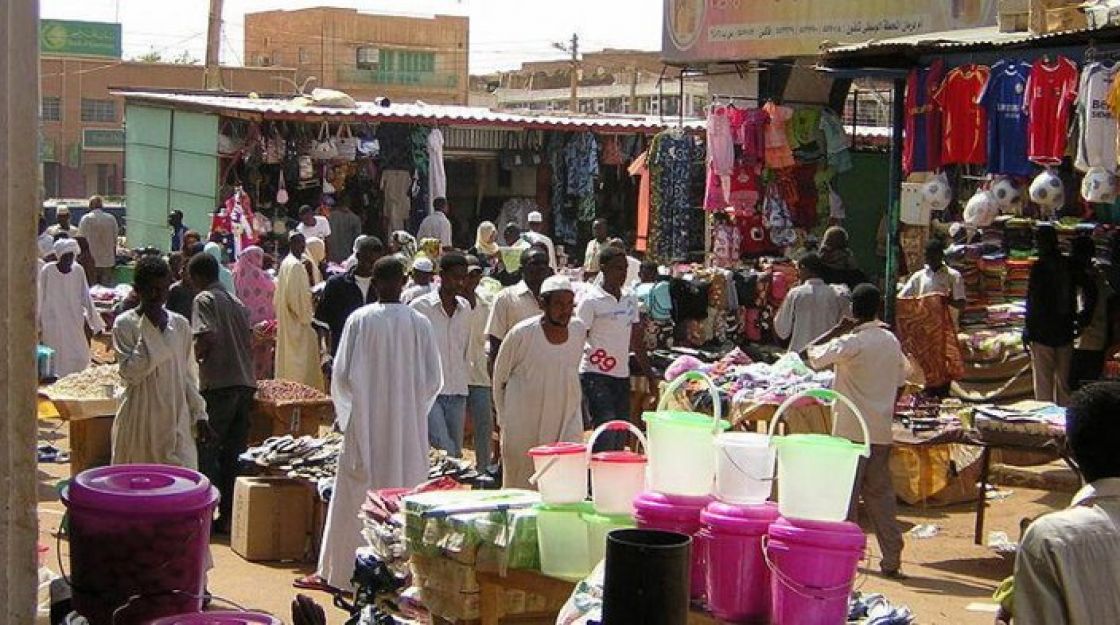تقشّف في السودان لمدة 15 شهراً «كبحاً للتضخّم»