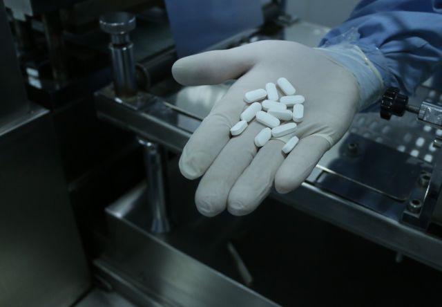 قرارات تهدد مستقبل الصناعة الدوائية المحلية والمريض هو الضحية الأكبر