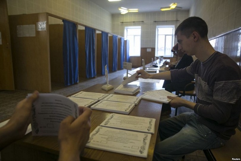 انطلاق الاستفتاء على تقرير المصير في مقاطعات جنوب وشرق أوكرانيا