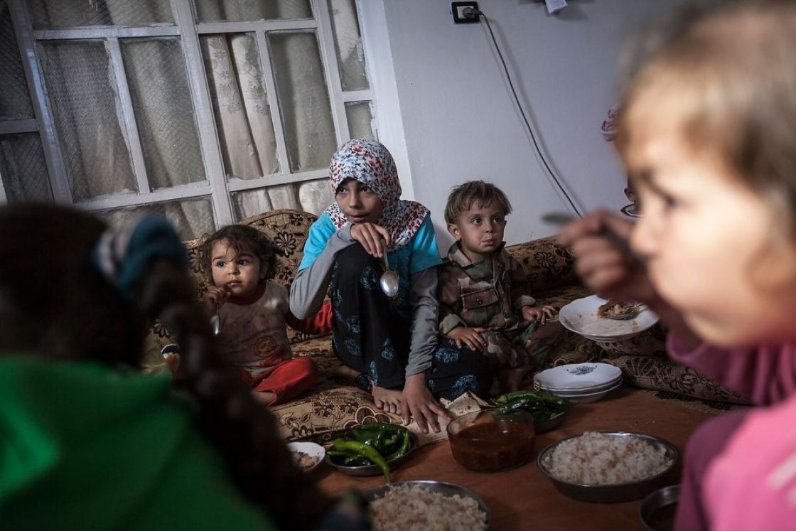 سوريون يتحولون من «مضحين» إلى «منتظرين» لحصصهم