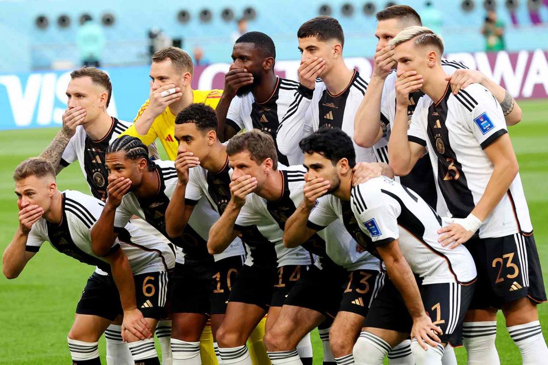 مشجعون ألمان يواصلون انتقاد فريقهم: «الخسارة مستحقة بسبب الهوس بشعارات قوس قزح والسياسة»