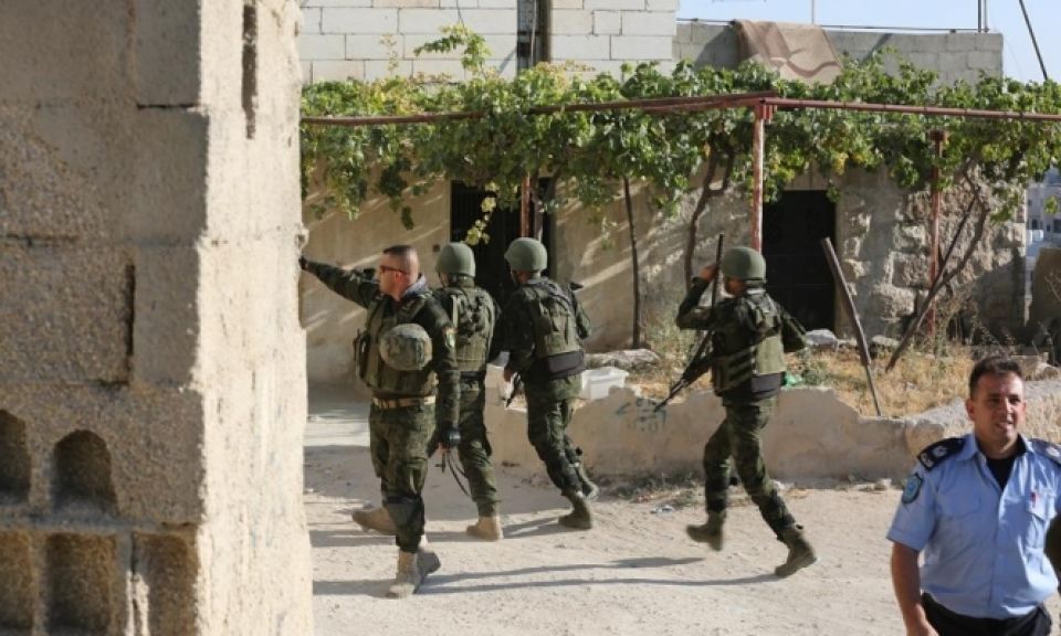 الأسير شلبي: سلطة التنسيق الأمني اقتحمت منزله وجيش الاحتلال هدمه