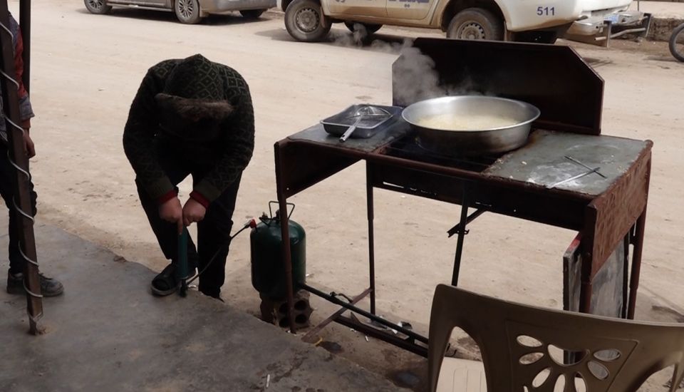 خبر عام وتعليق هام.. &laquo;باحث اقتصادي: الأسرة السورية تحتاج لأكثر من مليون ليرة شهرياً لتأكل الفلافل فقط&raquo;