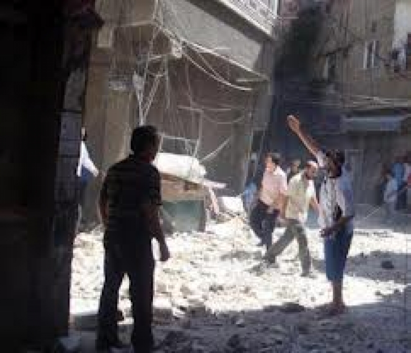 &laquo;حي الأزمة&raquo;.. أشبه بـ&laquo;دولة صغيرة&raquo; داخل مخيم اليرموك بدمشق..