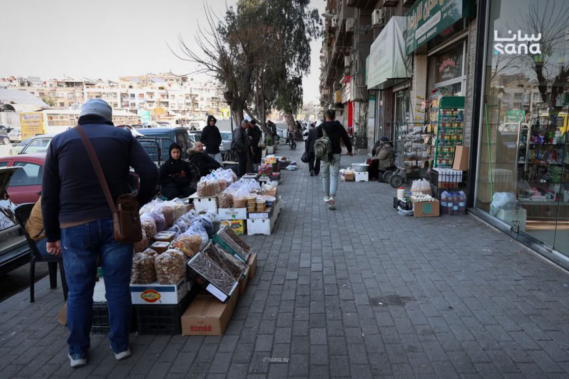 إزالة البسطات... قرار تنظيمي عادل أم تعدٍّ على المفقرين؟!