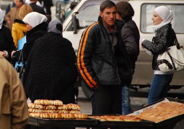 موظفون ببلاش