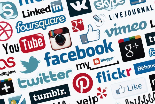 الرقابة بالمجان: كيف تجمع شركات التواصل المعلومات؟