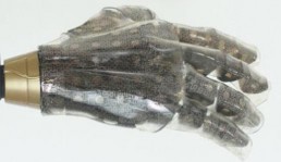 تطوير جلد اصطناعي ذكي يستطيع الإحساس