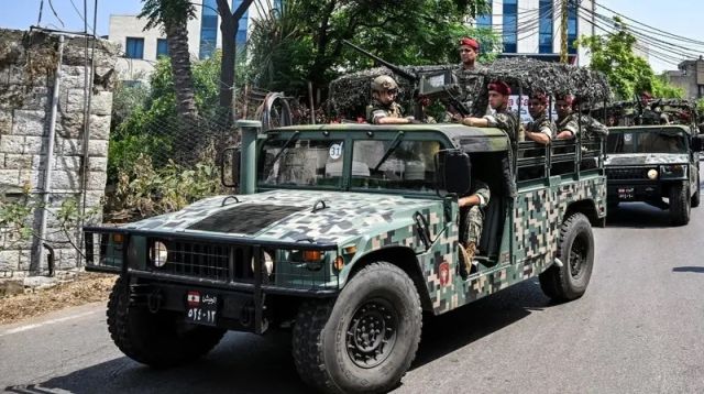 الجيش اللبناني ينفي انسحابه من الحدود الجنوبية ويعلن "إعادة تموضع"