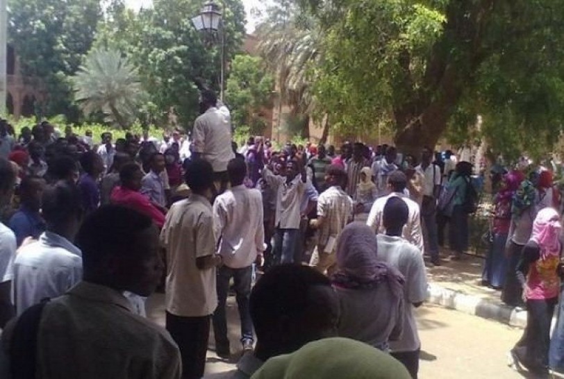 إصابة 15 طالبا في مواجهات بجامعة الخرطوم