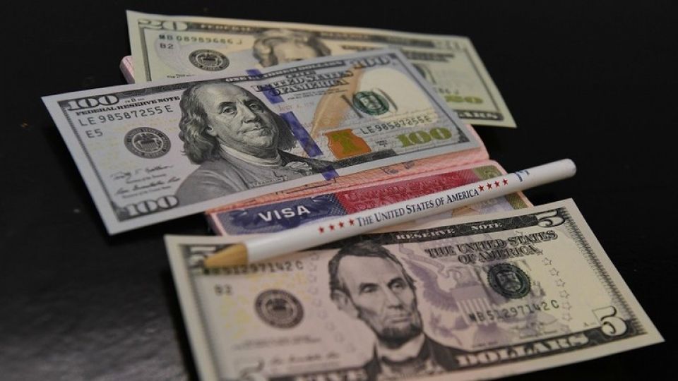أوروبا: روسيا في صدارة المتخليين عن الدولار