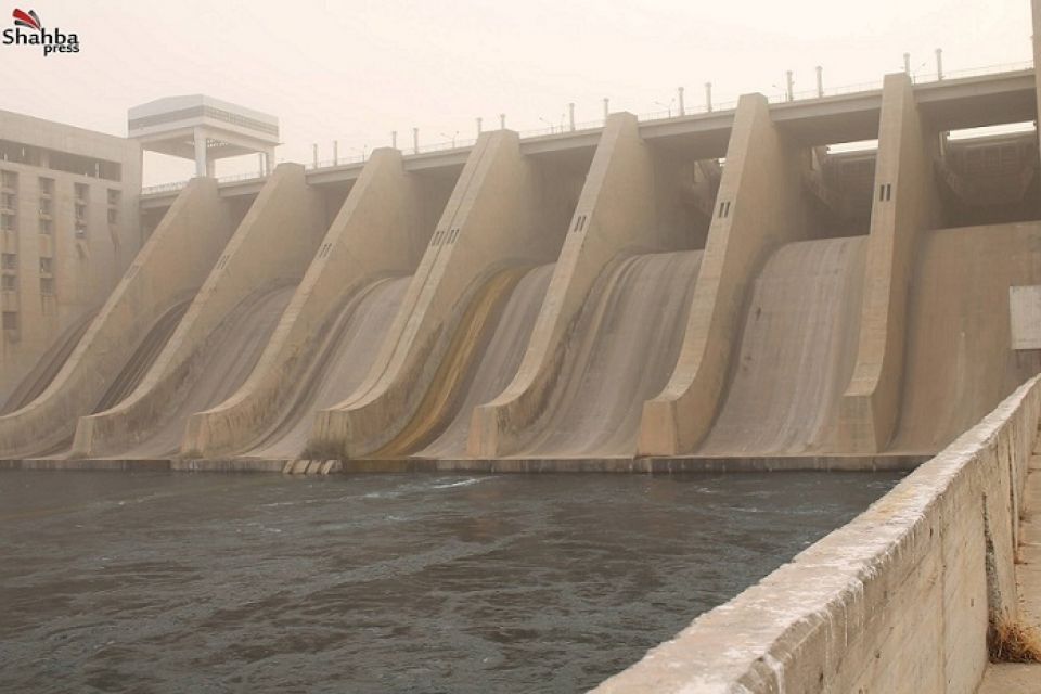 الثناء لعمال سد الفرات العظيم