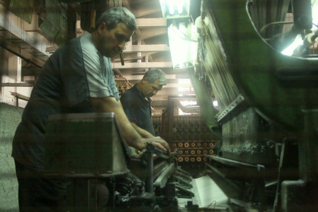 بصراحة ... كيف يعيش هذا العامل